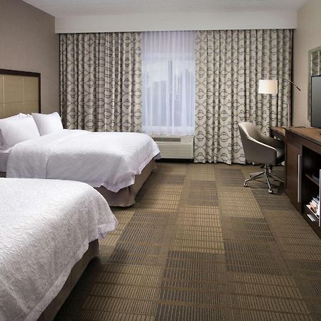 Hampton Inn & Suites פולס צ'רץ' מראה חיצוני תמונה